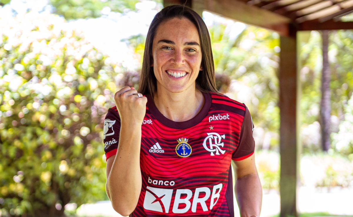 após temporada na europa, flamengo feminino anuncia o retorno de agustina para reta final do brasileirão