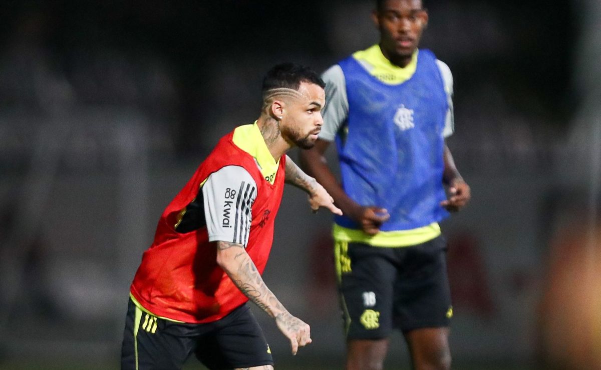 escalação do flamengo tem michael como titular e ataque super veloz para pegar bragantino