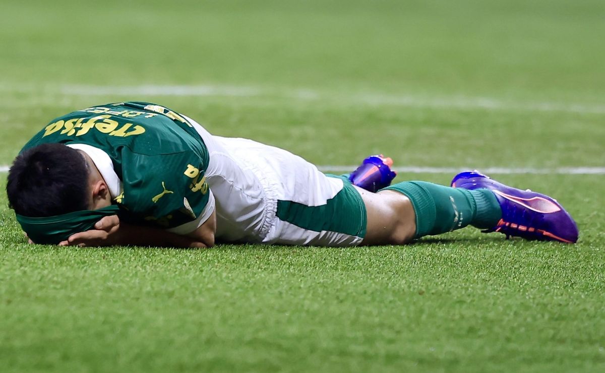 marcos rocha tenta consolar, mas drama de flaco lópez no palmeiras repercute após queda na libertadores