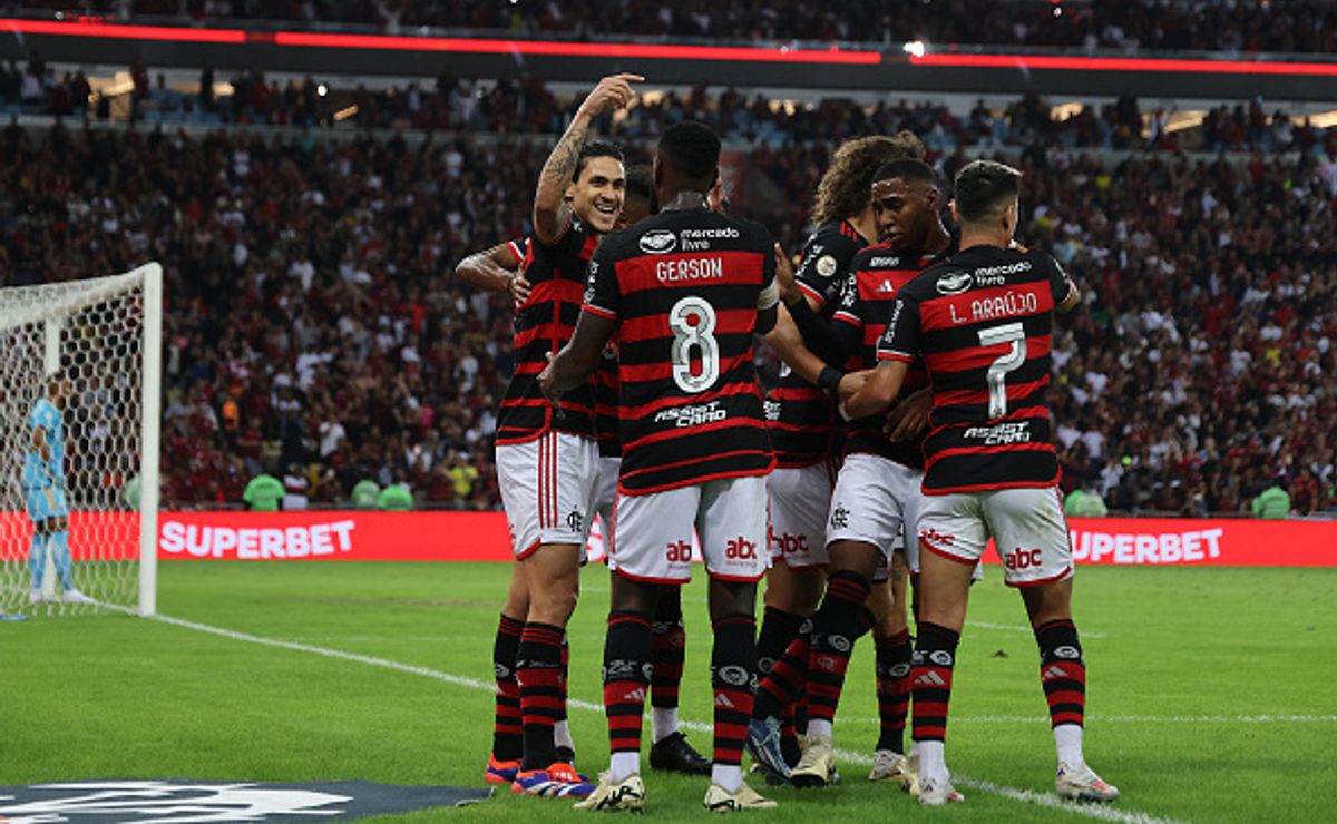 flamengo inscreve 49 jogadores na libertadores: carlinhos e shola são destaques na lista oficial