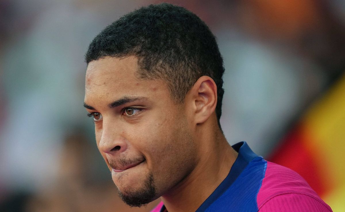 r$ 1,5 milhão por mês: vitor roque no palmeiras tem chance de acontecer e empresário abre possibilidade