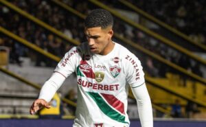 kauã elias avalia trabalho de mano menezes no fluminense no brasileiro e copa do brasil