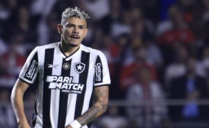 com tiquinho titular, artur jorge esboça escalação do botafogo para enfrentar o flamengo