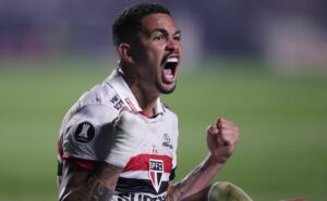 zubeldía toma decisão sobre titularidade de luciano no são paulo e camisa 10 será mantido  