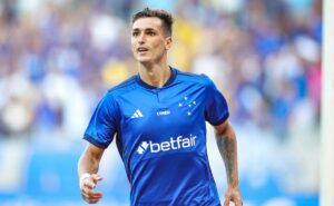 dinenno pede passagem e disputa titularidade no cruzeiro de fernando seabra