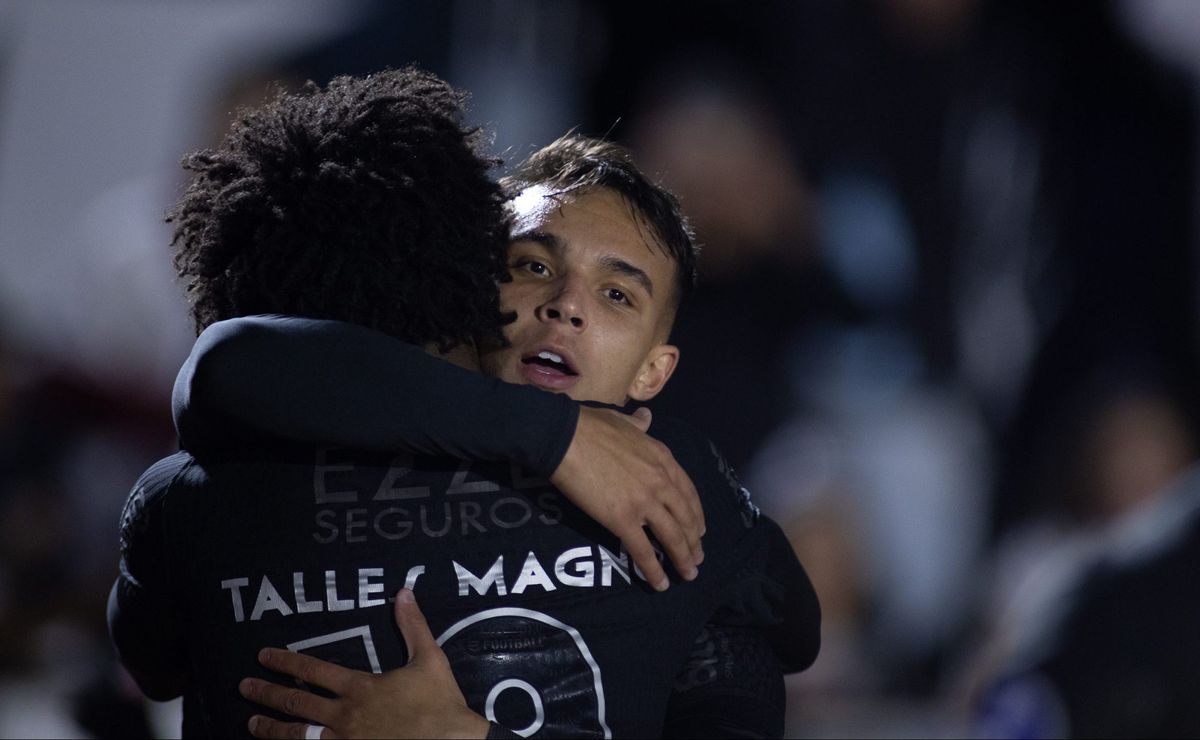 corinthians bate o bragantino por 2 a 1 fora de casa pela copa sul americana. veja como foi: