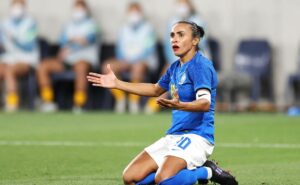 marta vira pauta entre jogadoras dos estados unidos antes de final das olimpíadas 2024