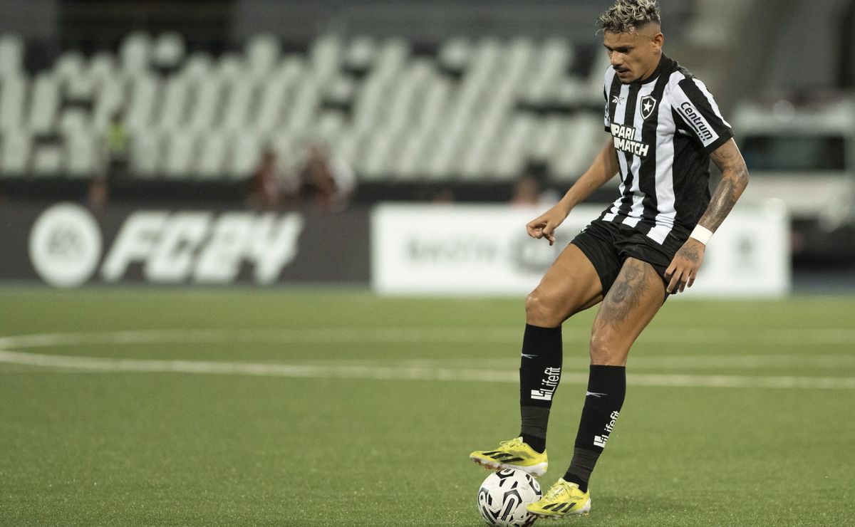 desfalque de tiquinho soares complica o botafogo para o duelo contra o palmeiras