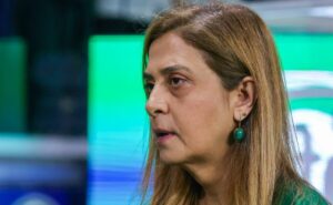 leila pereira perde 'guerra' com corinthians de augusto melo por permanência de lucas flora: "não foi difícil escolher"