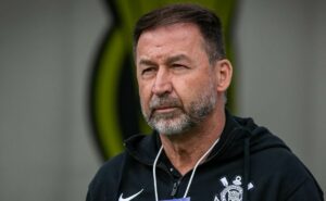 confusão de ingressos em grêmio x corinthians revolta torcida contra time de augusto melo