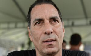 edmundo aprova contratação de reforços de peso no vasco: "trazer richarlison, gabriel jesus"