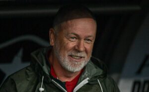 mirando o grêmio na libertadores, mano menezes faz revelação sobre titular do fluminense