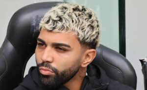r$ 1,7 milhão: gabigol é superado e flamengo vai pagar o maior salário do elenco para o atacante pedro