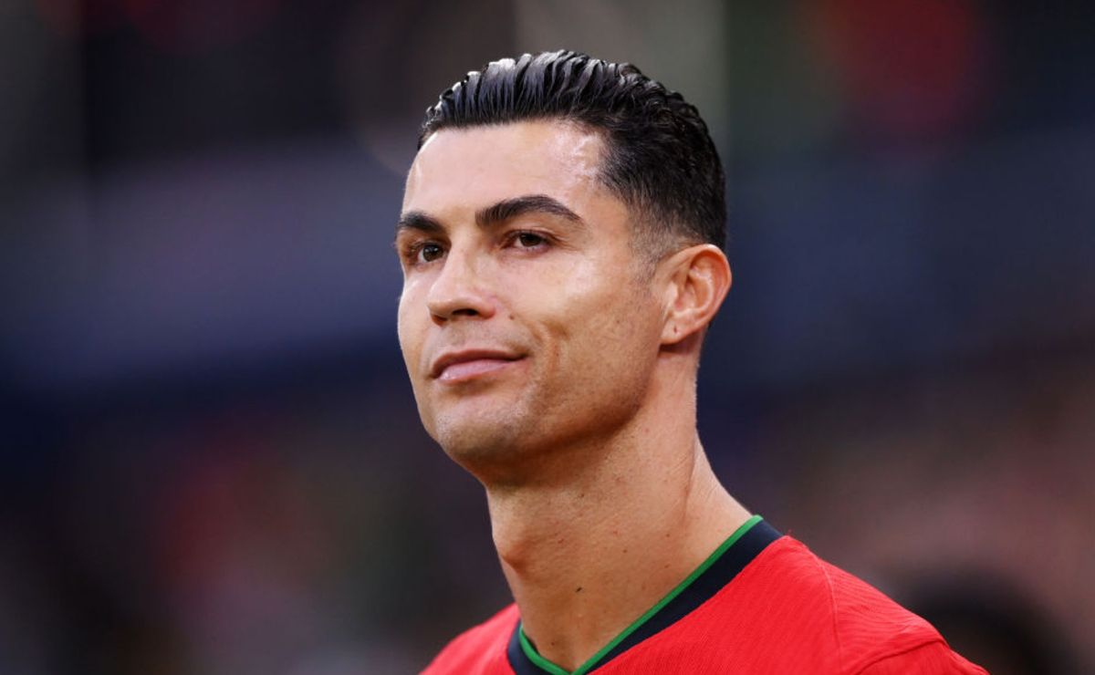 em poucas horas, cristiano ronaldo ganha milhões de inscritos em canal no youtube