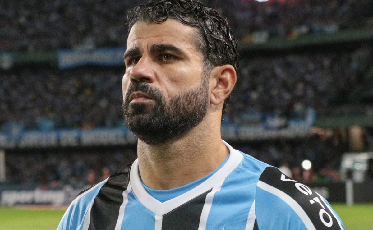 diego costa vive situação muito triste no grêmio e problemas físicos podem impedir renovação