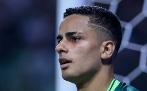ex palmeiras, giovani marca pelo al sadd e torcida critica abel ferreira: "paneleiro"