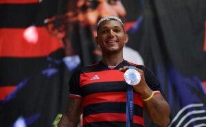 prata, isaquias queiroz admite que pensou em aposentadoria em 2023: "estava desmotivado"