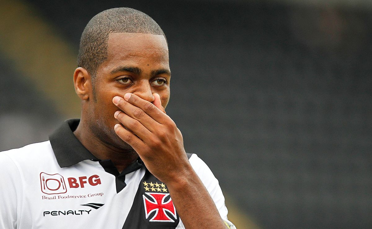 1 ano de aposentadoria: dedé aparece na tv defendendo o vasco na liga nacional de futevôlei