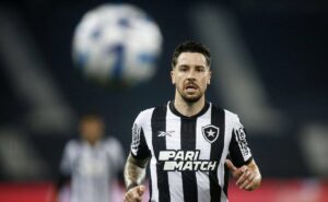 santos fecha 3 contratações para ataque e desiste de gustavo sauer do botafogo 