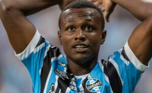 renato gaúcho barra nathan fernandes no grêmio e motivo foi revelado  
