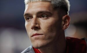 rollheiser aceita jogar no corinthians e contratação depende de proposta ao benfica