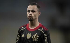 michael entra na mira do grêmio, que disputará contratação com o flamengo  