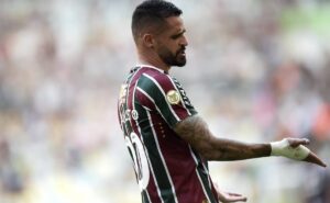 renato augusto sente dores e desfalcará o fluminense contra o corinthians  