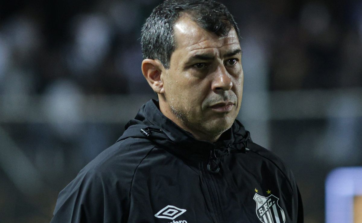 carille manda recado para torcida do santos e faz comparação inusitada com o palmeiras