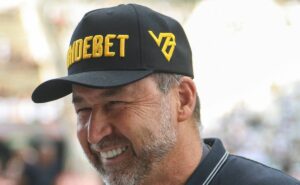 r$ 210 milhões/ano: corinthians de augusto melo assina com record pelo brasileirão