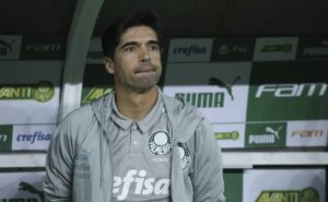 boas propostas chegaram do exterior e balançaram jogadores do palmeiras, diz abel ferreira 