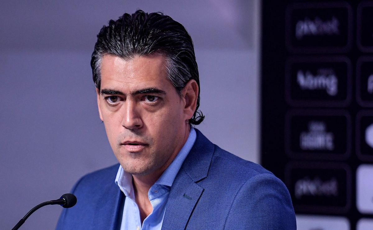 paulo bracks acerta rescisão contratual de lateral do santos de forma imediata