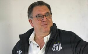 marcelo teixeira supera rival e garante xodó da torcida no santos