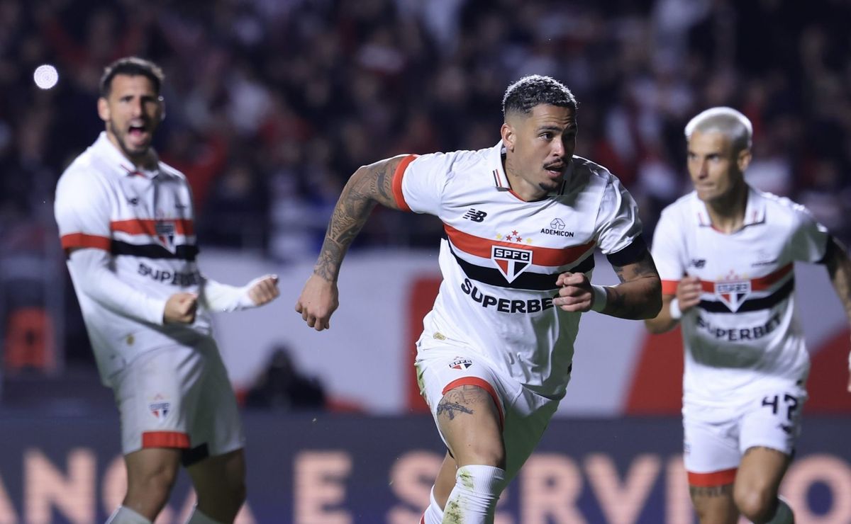histórico recente entre são paulo e goiás repercute na torcida: “se classificar primeiro”