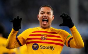 barcelona recusa proposta milionária do everton da inglaterra e vitor roque segue na espanha