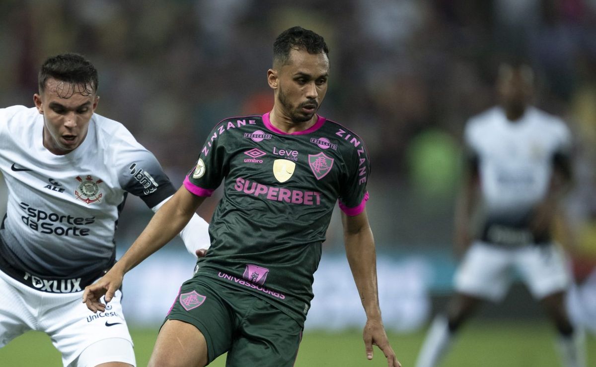 torcida do fluminense detona lima após gol perdido contra o corinthians: "rescisão"