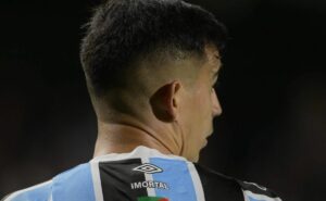 saída de cristaldo do grêmio é pedida pela torcida e gringo é questionado internamente