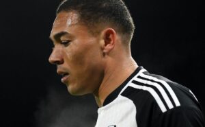 r$ 24 milhões: cruzeiro contata carlos vinicius para vaga de dinenno; bragantino encaminha contratação 