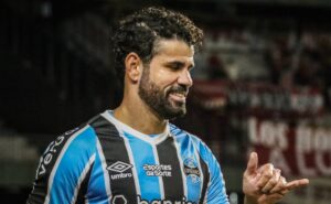 diego costa tem data de retorno confirmada no grêmio e pode jogar contra o athletico pr