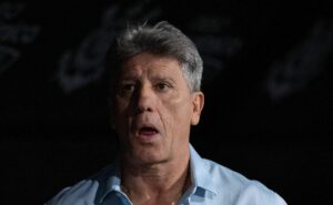 atacante gonzalo plata é oferecido ao grêmio de renato portaluppi nesta janela de transferências