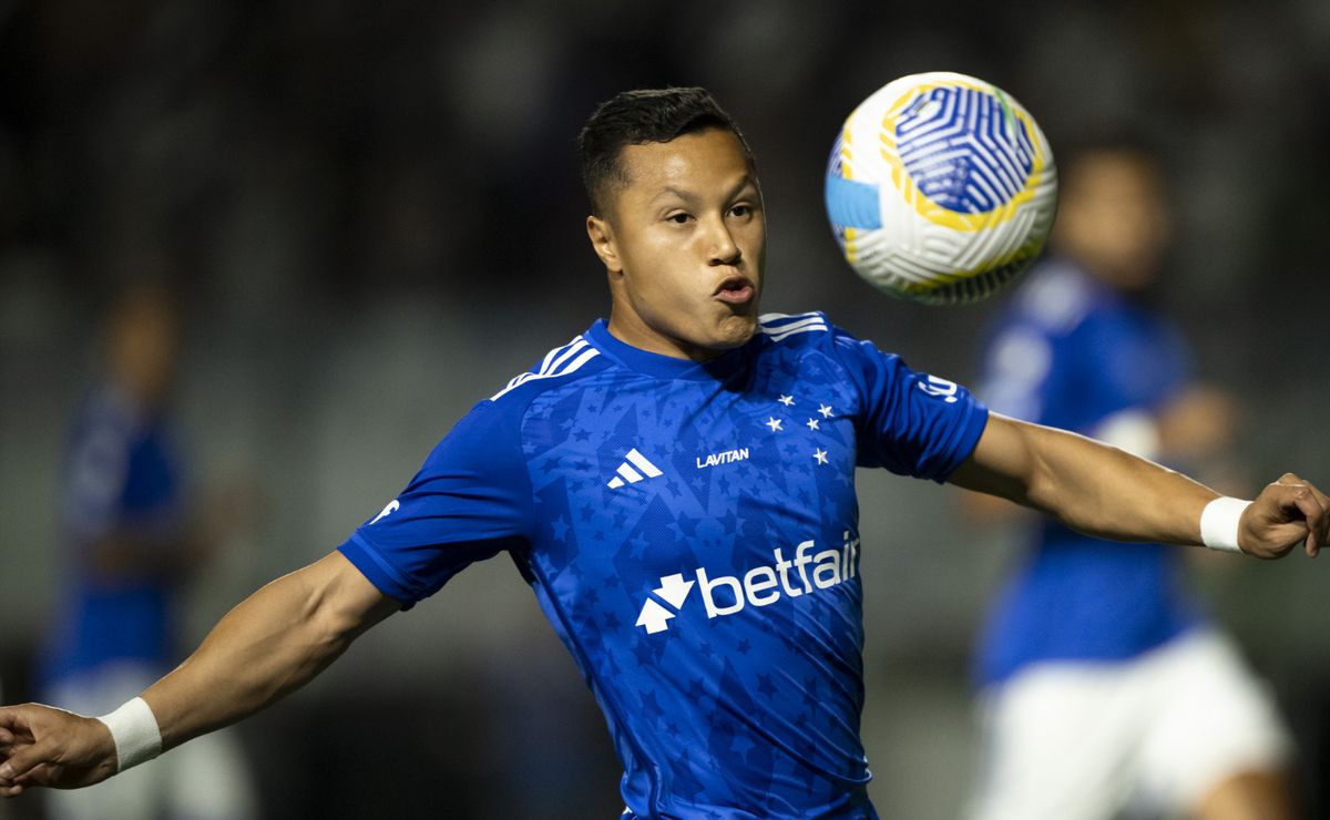 marlon mostra surpresa ao ser reserva pelo cruzeiro no clássico: “não entendi…”