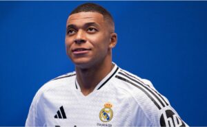 jornal 'ignora' mbappé e elege contratação 'mais significativa' da temporada: "grande titular"