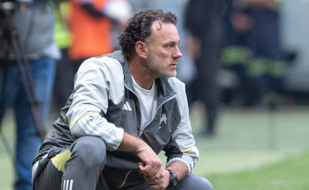 otávio ‘fala a verdade’ após derrota para o fluminense e poupa milito: “não concordo”