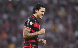 após recusar oferta do southampton por pedro, flamengo resolve assinar com trio de renovações 