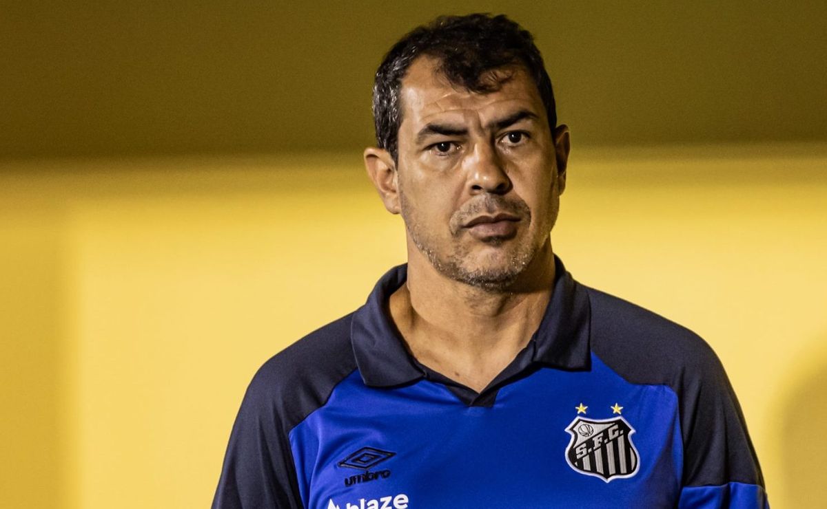 contratação feita após 'sim' de fábio carille é reprovada e patrick tem futuro incerto no santos