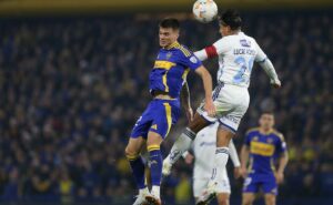 boca juniors x cruzeiro: torcida detonada arbitragem por lance em matheus pereira  