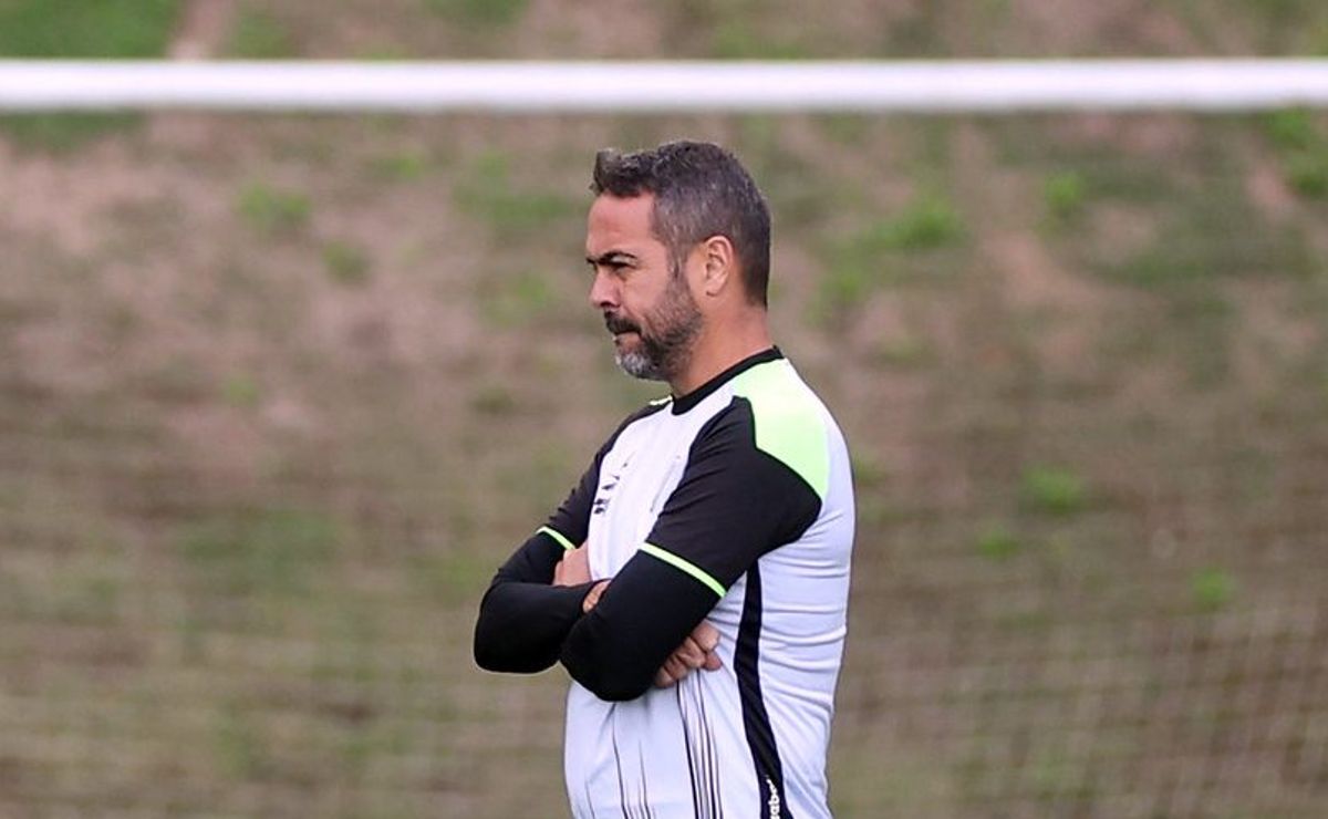 artur jorge tem novidade importante no botafogo para o confronto contra o palmeiras