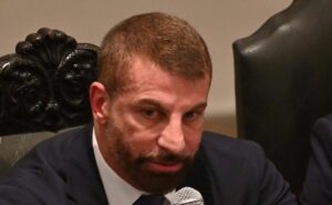 vasco de pedrinho deve acertar com record pelo brasileirão; r$ 560 milhões/ano