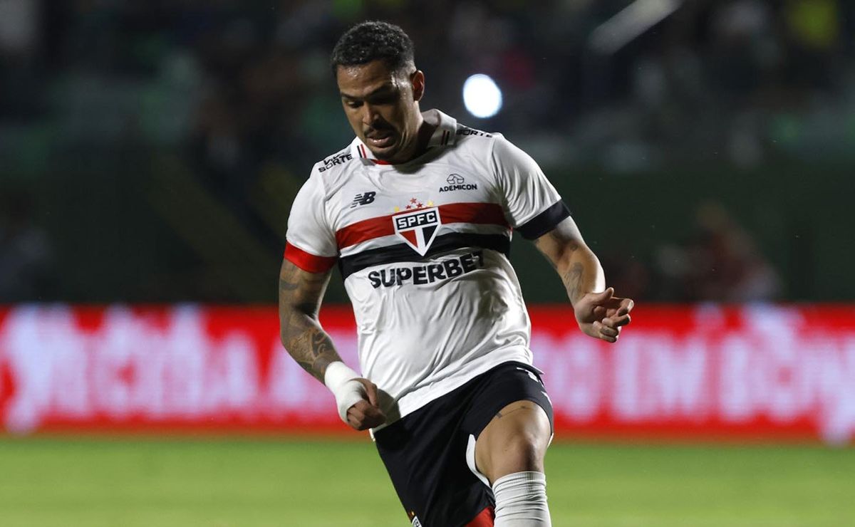 luciano recebe 5° cartão amarelo seguido pelo são paulo e alcança número inédito