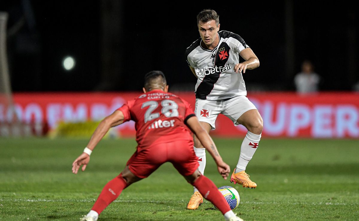 lucas piton falha absurdamente em vasco x athletico pela copa do brasil, cravam torcedores