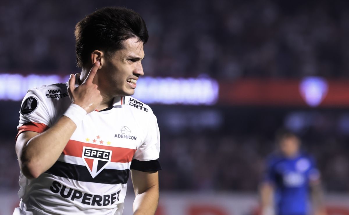 bobadilla vai de odiado a amado após gol pelo são paulo na libertadores: "tem errado muito"